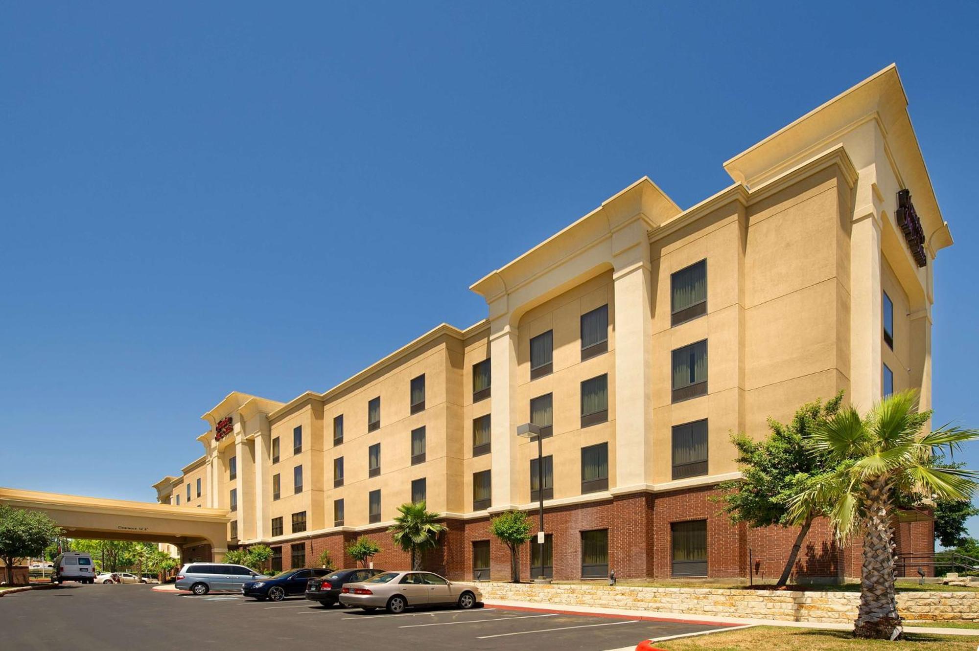 Hampton Inn And Suites San Antonio Airport Ngoại thất bức ảnh