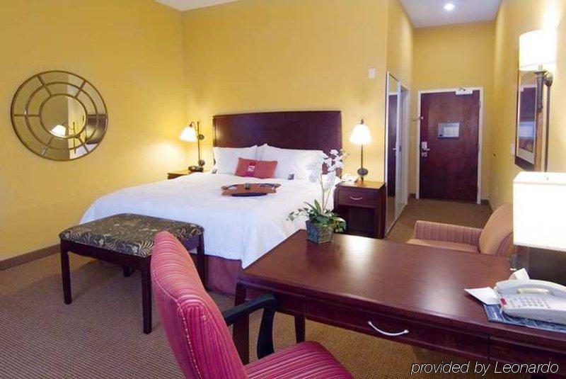 Hampton Inn And Suites San Antonio Airport Phòng bức ảnh